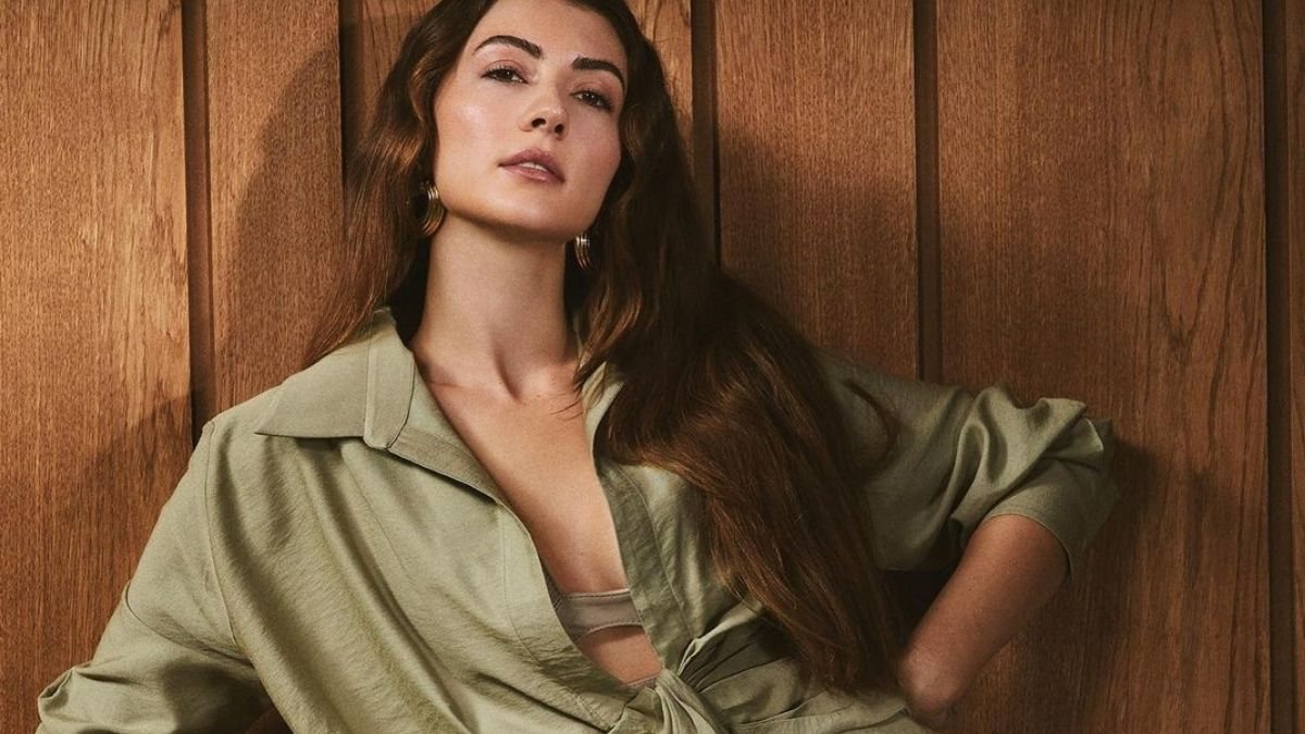 Bir tane yetmez dedi, peş peşe paylaştı! Burcu Özberk bikinisini giydi, dekoltesini açınca... Bir tane yetmez dedi, peş peşe paylaştı! Burcu Özberk bikinisini giydi, dekoltesini açınca...