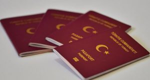 CHP'li Güzelmansur'dan kanun teklifi: Gençler pasaport, defter, çıkış harcı ödemesin