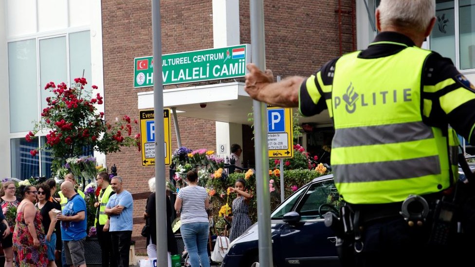 Çok sağcı Pegida örgütü iftar saati Hollanda'daki mescitlerin önünde domuz pişirecek
