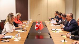 Dışişleri Bakanı Çavuşoğlu, Kanadalı mevkidaşı Joly ile bir ortaya geldi