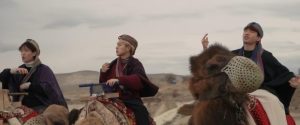Güney Koreli müzik kümesi Kapadokya develerine müzik yaptı