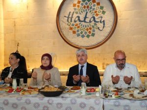 Hatay'da 3 semavi dinin temsilcileri iftar sofrasında buluştu