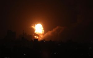 İsrail Gazze'yi vurdu! Hamas, roketlerle karşılık verdi