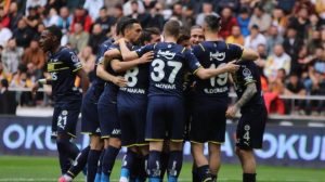 Kanarya farka koştu! Fenerbahçe, Kayserispor'u 4-0'lık skorla geçti