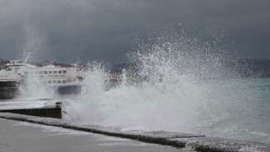 Meteoroloji'den Karadeniz, Ege ve Akdeniz için fırtına uyarısı