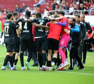 Sivasspor ligdeki 12. beraberliğini aldı
