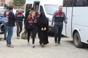 Son dakika gündem: 13 vilayette eş vakitli DEAŞ operasyonunda 7 tutuklama