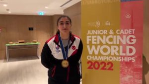 Ulusal eskrimci Aleyna Ertürk'ten Gençler ve Yıldızlar Dünya Şampiyonası'nda altın madalya