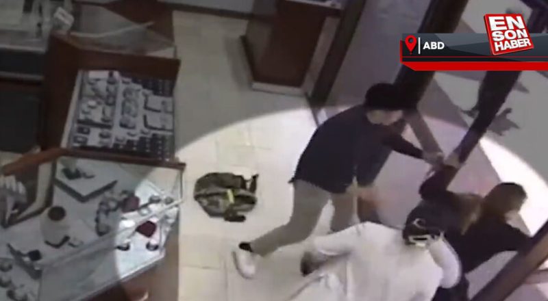 ABD'de kuyumcuyu soymaya çalışan hırsızları dövdüler ABD'de kuyumcuyu soymaya çalışan hırsızları dövdüler