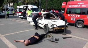 Adana'da trafik kazası tatbikatı gerçeğini aratmadı