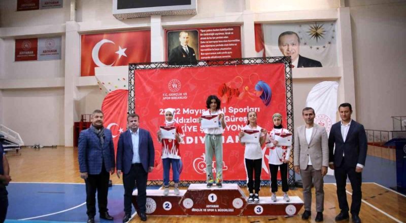 Adıyaman'da Bilek Güreşi Türkiye Şampiyonası yapılıyor