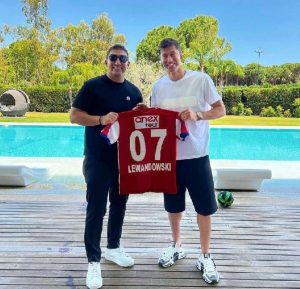 Ali Şafak Öztürk'ten Lewandowski'ye Antalya daveti
