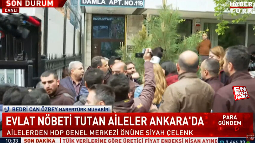 Ankara'da HDP binası önünde siyah çelenk gerginliği Ankara'da HDP binası önünde siyah çelenk gerginliği