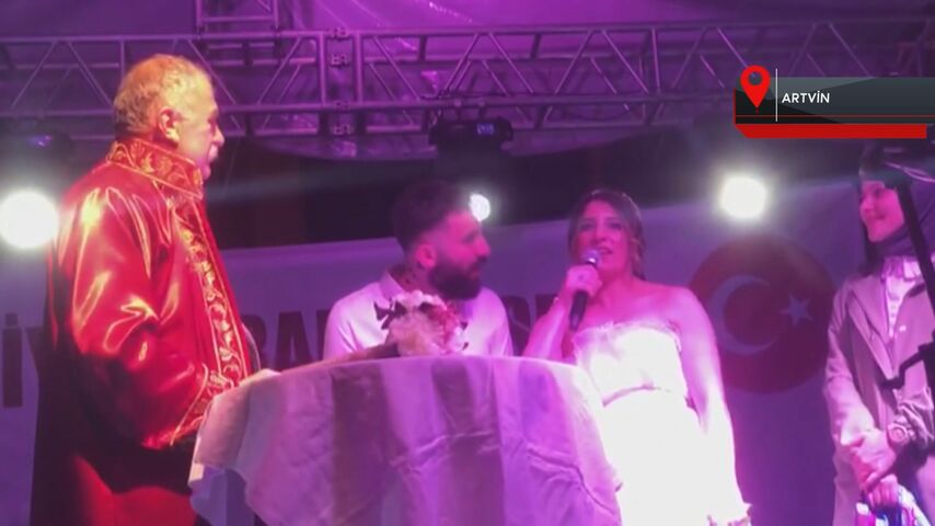 Artvin’de Trabzonsporlu çift, nikah için şampiyonluğu bekledi Artvin’de Trabzonsporlu çift, nikah için şampiyonluğu bekledi