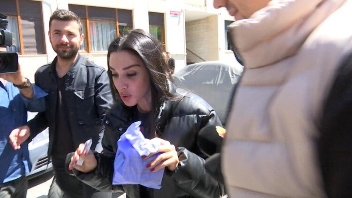 Aslıhan Doğan, estetik sonrası ilk kez görüntülendi Aslıhan Doğan, estetik sonrası ilk kez görüntülendi