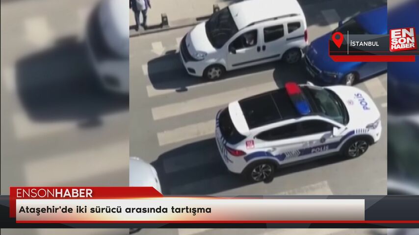 Ataşehir'de iki sürücü arasında tartışma Ataşehir'de iki sürücü arasında tartışma