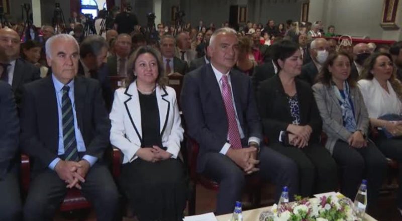 Bakan Ersoy: "Şehirlerimizin yeni marka yüzlerini oluşturmaya çalışıyoruz"