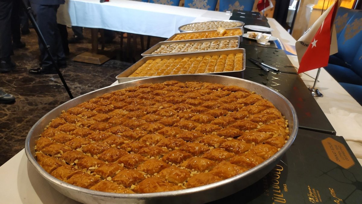Baklava üreticileri fıstık ithalatının serbest bırakılmasını istiyor Baklava üreticileri fıstık ithalatının serbest bırakılmasını istiyor
