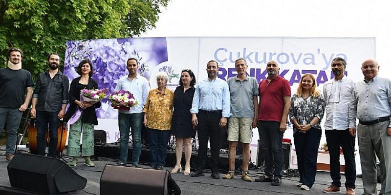 Başarılı öykücüler mükafatlarını aldı