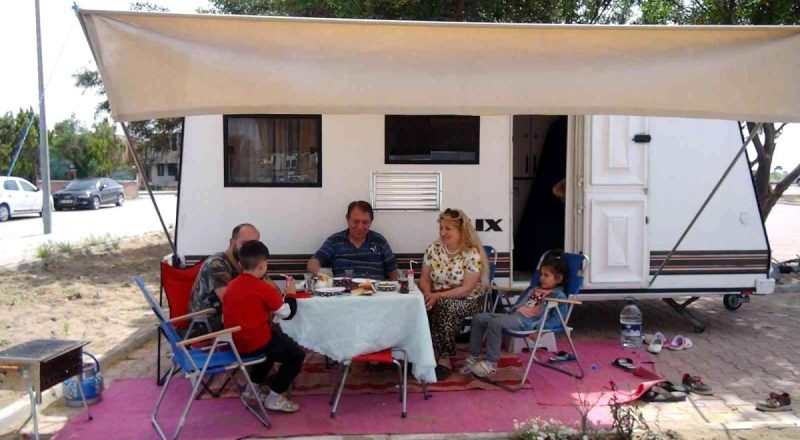 Bayramda dedemin elini öptüm