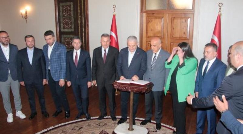 Binali Yıldırım: Bize düşen güçlü olmak, saf ve mağdur insanlara takviye olmaktır