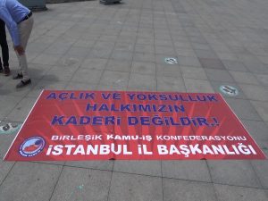 Birleşik Kamu-İş Konfederasyonu Beşiktaş'ta Artan Konut Kiralarını Protesto Etti: "Bugün Bu Çadırı Almanın Bile Bir Maliyeti Var"