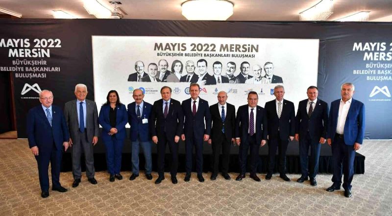 CHP'li büyükşehir belediye liderleri Mersin'de