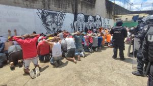 Ekvador'da hapishanede katliam gibi kavga: 43 ölü, 13 yaralı
