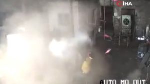 Hindistan’da buldozer lastiği şişirilirken patladı: 2 ölü