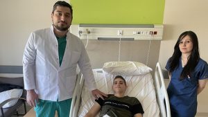 Konya'da yemek borusu yırtılıp bağırsağı tıkanan genç, sağlığına kavuştu