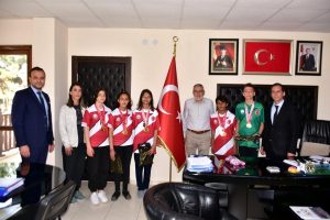 Lider Bozkurt'tan Türkiye Şampiyonasına katılıcak öğrencilere moral ve dayanak