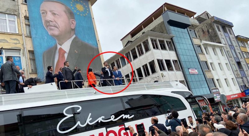 Manzara Rize'den! İmamoğlu, Cumhurbaşkanı Erdoğan'ın posterinin önünde halka seslendi