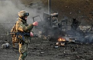 Rusya Azovstal'da ateşkesi bozduklarını argüman ettiği Ukrayna güçlerine atak başlattı