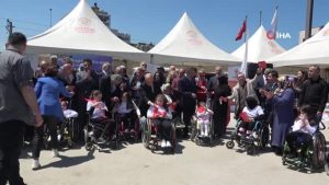Samsun'da engellilerin ürettiği el emeği eserler açılan stantta vatandaşlarla buluştu