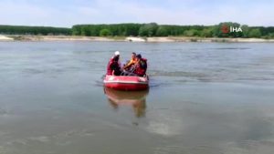 Son dakika haber | Yunanistan'a kaçmak isterken Meriç Irmağı'nda mahsur kalan bayanın yardımına AFAD ve Jandarma yetişti