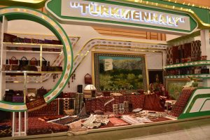 Türkmenistan'da "Halı Bayramı" münasebetiyle fuar düzenlendi