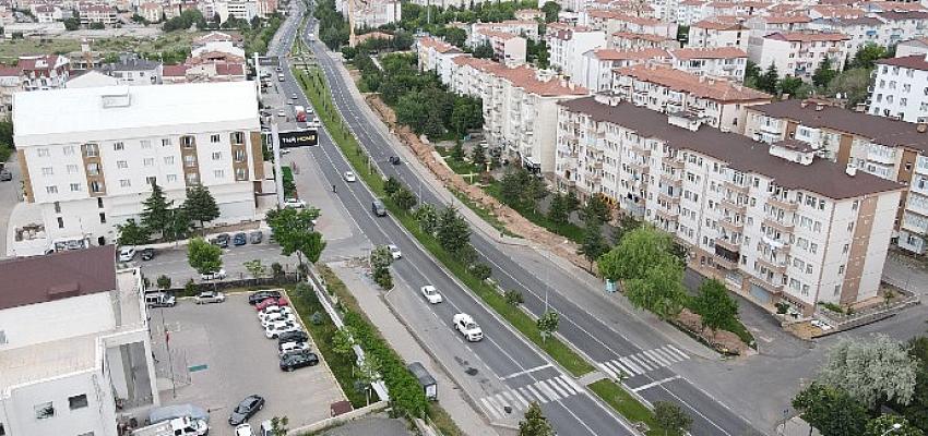 2000 Konutlar Mahallesi’nde Eski İçme Suyu Çizgileri Yenileniyor 2000 Konutlar Mahallesi’nde Eski İçme Suyu Çizgileri Yenileniyor