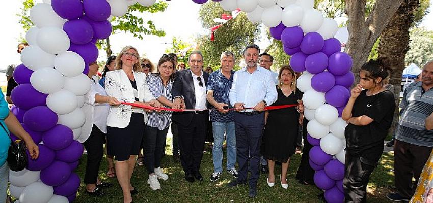 Bayraklı’nın üreten bayanları el emeklerini sergiledi Bayraklı’nın üreten bayanları el emeklerini sergiledi