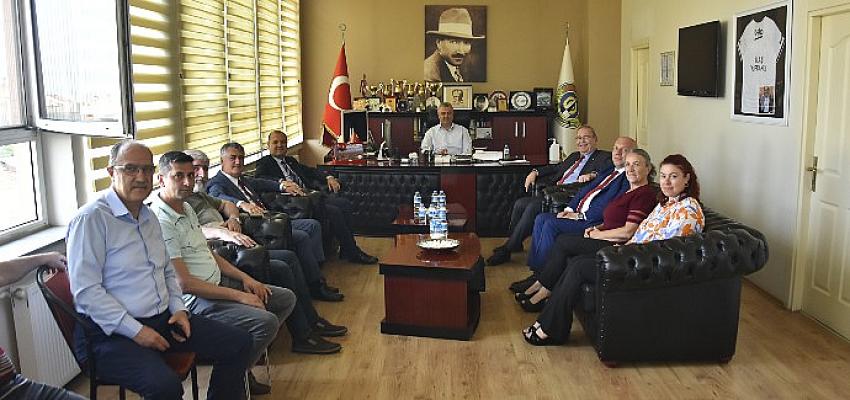 CHP Genel Lider Yardımcısı ve Basın Sözcüsü Tekirdağ Milletvekili Faik Öztrak ve CHP Tekirdağ Milletvekili İlhami Özcan Aygun’dan Belediye Lideri Ulaş Yurdakul’a Ziyaret
