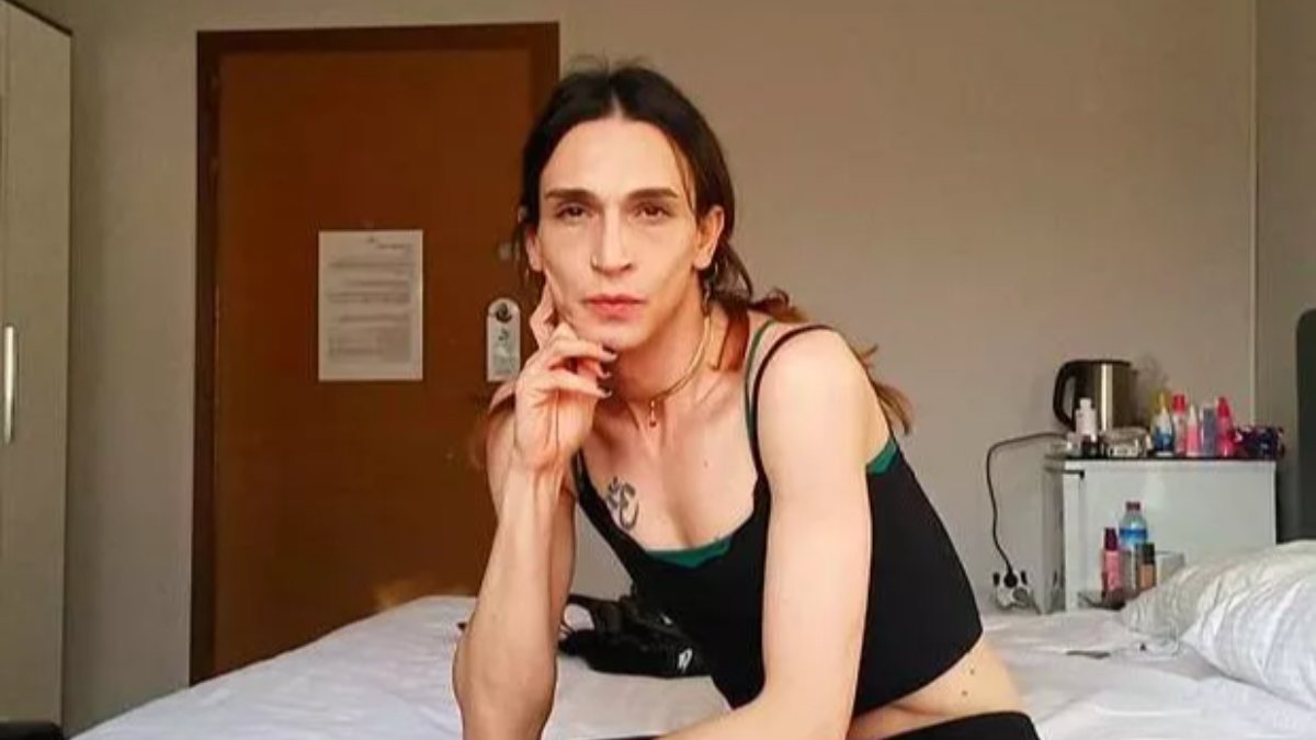 Çukur'un trans olan Timsah Celil'i mini etekle dans etti, TikTok yıkıldı! 'Bu kadar da olmaz' Çukur'un trans olan Timsah Celil'i mini etekle dans etti, TikTok yıkıldı! 'Bu kadar da olmaz'