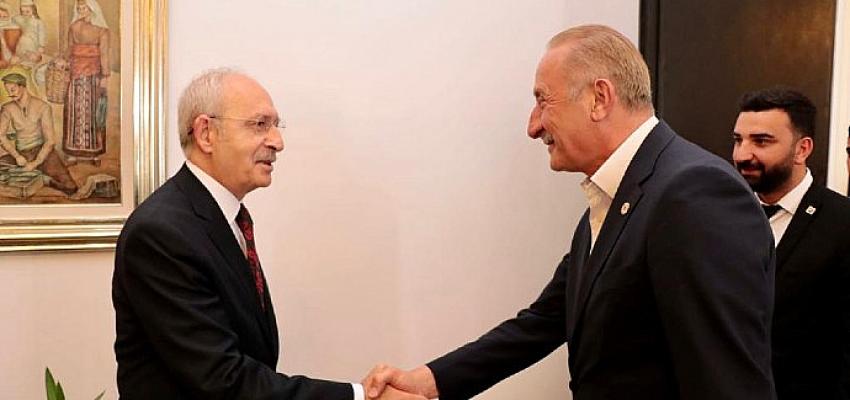 Lider Atabay Kılıçdaroğlu'nu Ziyaret Etti Lider Atabay Kılıçdaroğlu'nu Ziyaret Etti
