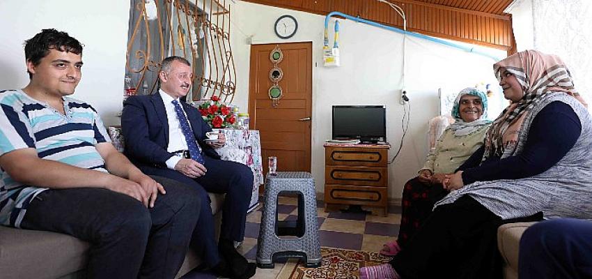 Lider Büyükakın: En hoş kahveyi Emine'nin ellerinden içtim Lider Büyükakın: En hoş kahveyi Emine'nin ellerinden içtim