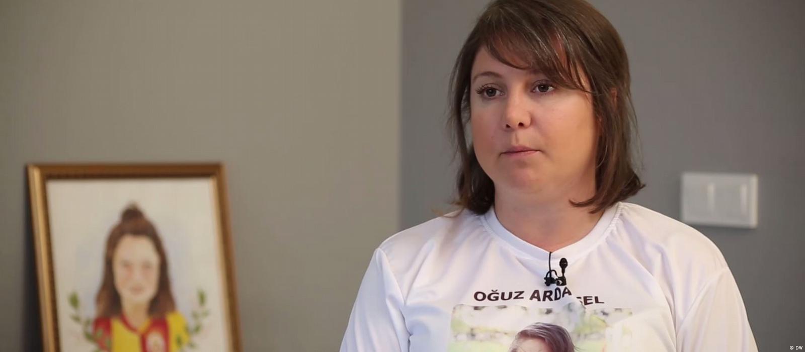 Çorlu Tren Faciasında Evladını Yitiren Mısra Öz, TİP'ten Milletvekili Adayı Oldu Çorlu Tren Faciasında Evladını Yitiren Mısra Öz, TİP'ten Milletvekili Adayı Oldu
