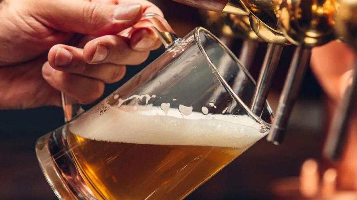 Dünyanın En Değerli Birası İçin 157 Teklif Verildi Dünyanın En Değerli Birası İçin 157 Teklif Verildi