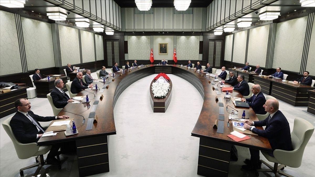Sözcü Muharriri: Üç Bakan "Görevden Affını" İstedi