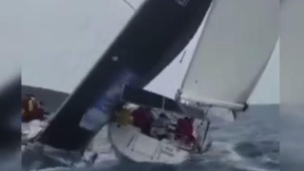 Bodrum'da Tekne Yarışında Kaza: 1 Tekne Battı, 7 Tekne Hasar Aldı Bodrum'da Tekne Yarışında Kaza: 1 Tekne Battı, 7 Tekne Hasar Aldı
