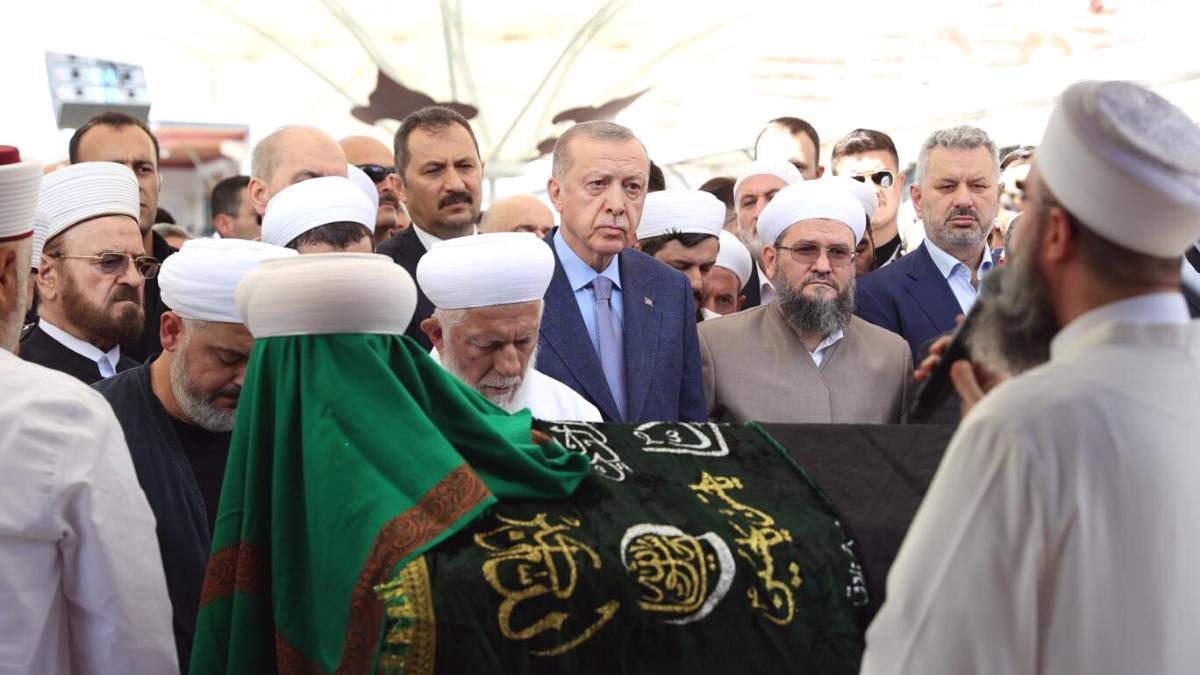 Erdoğan'dan İsmailağa'ya Müsaadesiz Yardım Toplama Hakkı Erdoğan'dan İsmailağa'ya Müsaadesiz Yardım Toplama Hakkı