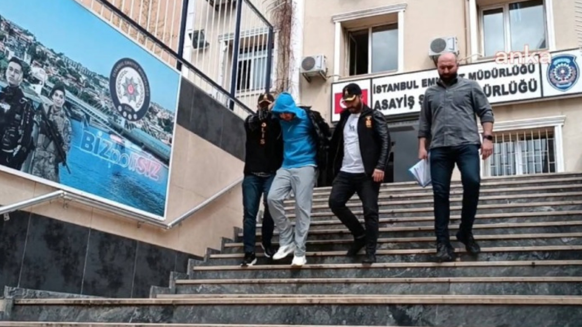 CHP İstanbul Vilayet Binası Yakınında Ateş Eden Kuşkulu Tutuklandı CHP İstanbul Vilayet Binası Yakınında Ateş Eden Kuşkulu Tutuklandı
