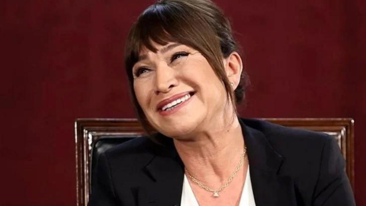 Demet Akbağ Kime Oy Vereceğini Açıkladı: 'İlk Çeşitte Bitirelim'