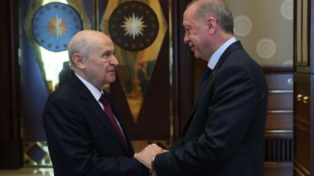 Fatih Altaylı: "Bahçeli Bu türlü Bir Lafı Boş Yere Etmez" Fatih Altaylı: "Bahçeli Bu türlü Bir Lafı Boş Yere Etmez"